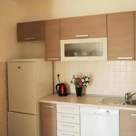 Petrunjela - Two Bedroom With Balcony And City View Mlini