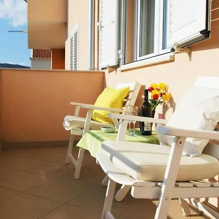 Apartment Petrunjela - Two Bedroom With Balcony And City View *