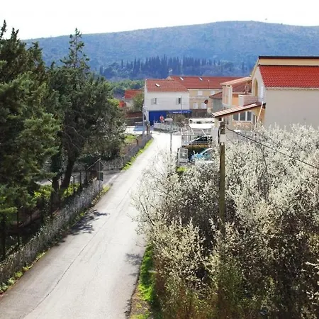 Petrunjela - Two Bedroom With Balcony And City View Διαμέρισμα