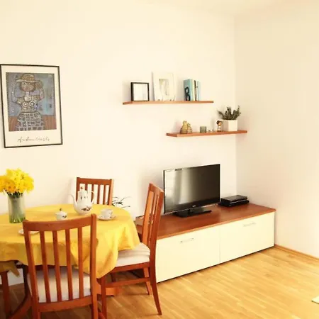 Petrunjela - Two Bedroom With Balcony And City View Διαμέρισμα