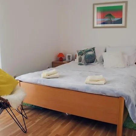 Petrunjela - Two Bedroom With Balcony And City View Διαμέρισμα *