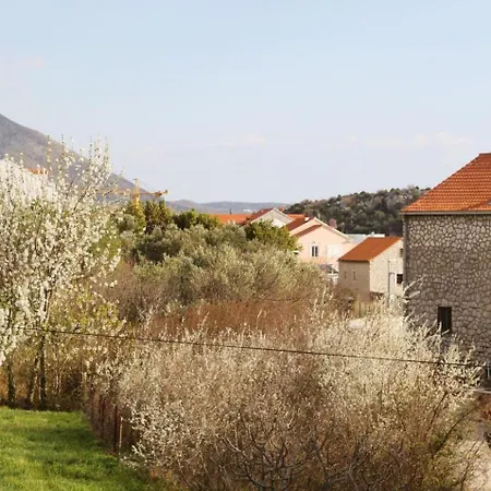 Petrunjela - Two Bedroom With Balcony And City View *