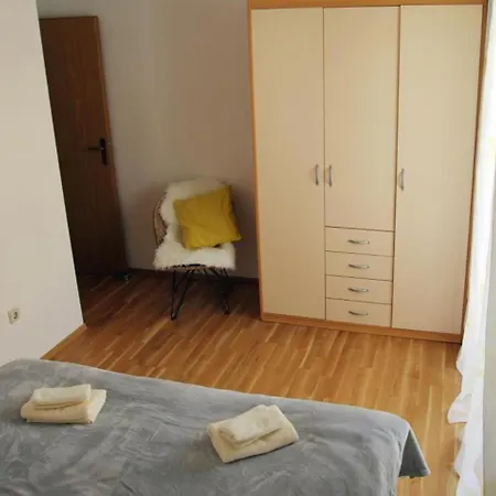 Petrunjela - Two Bedroom With Balcony And City View Mlini